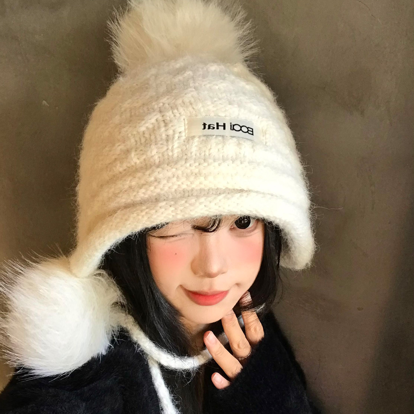 白色毛球针织护耳帽韩版显脸小