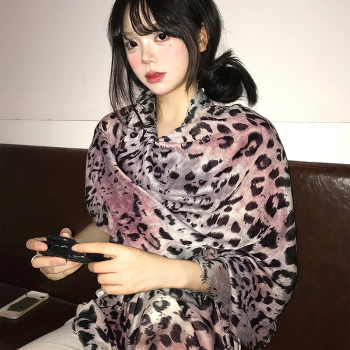 豹纹大围巾丝巾女高级感复古时尚