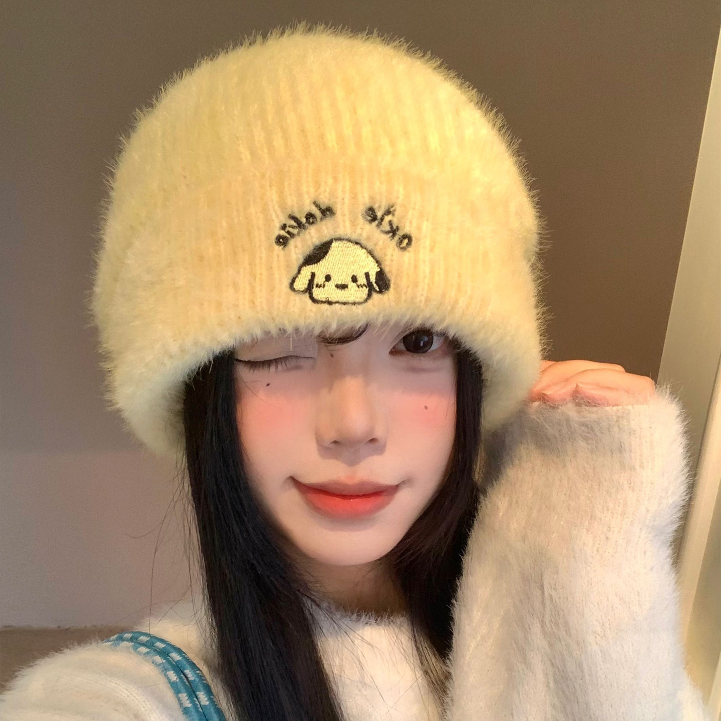 可爱小狗刺绣毛绒绒针织帽女秋冬