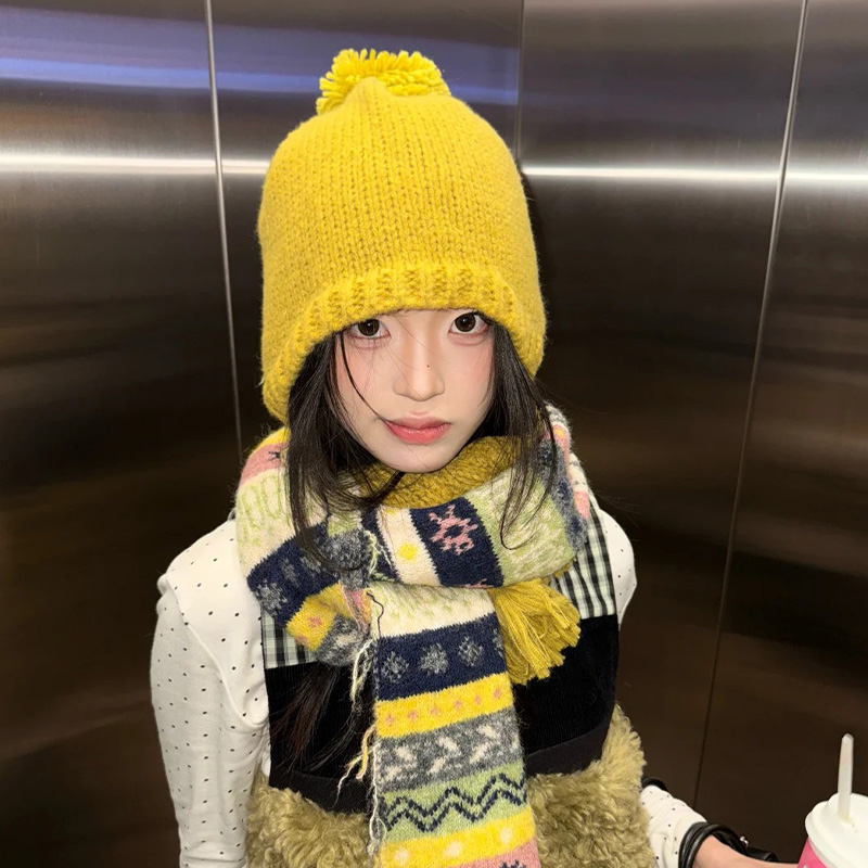 黄色毛球针织护耳帽女冬季显脸小