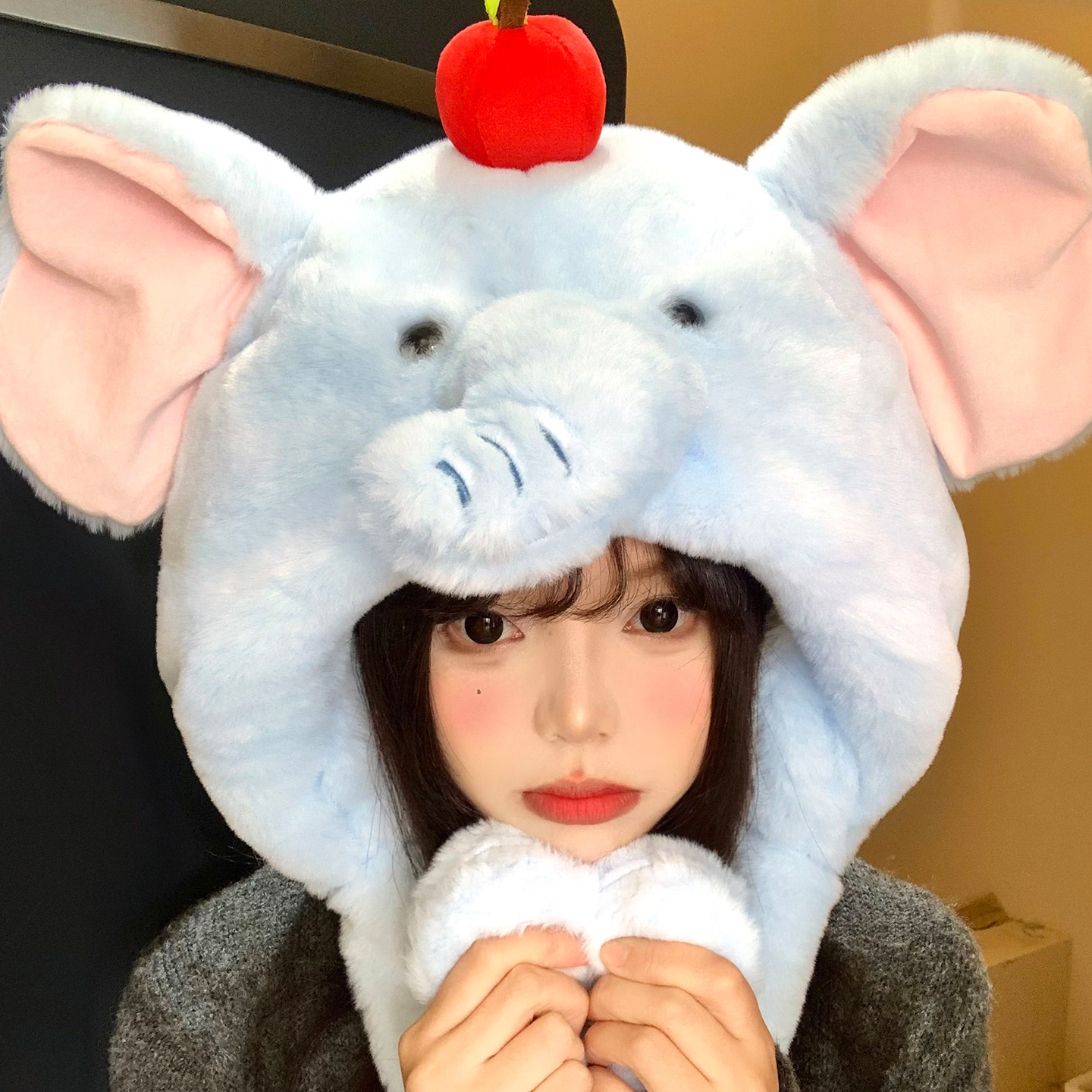 耳朵会动的小飞象毛绒帽女冬季