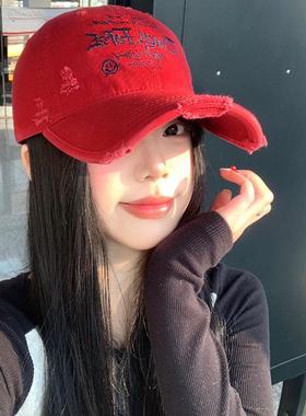 破洞棒球帽女韩版百搭大头围深顶鸭舌帽宽帽檐大脸显脸小红色帽子