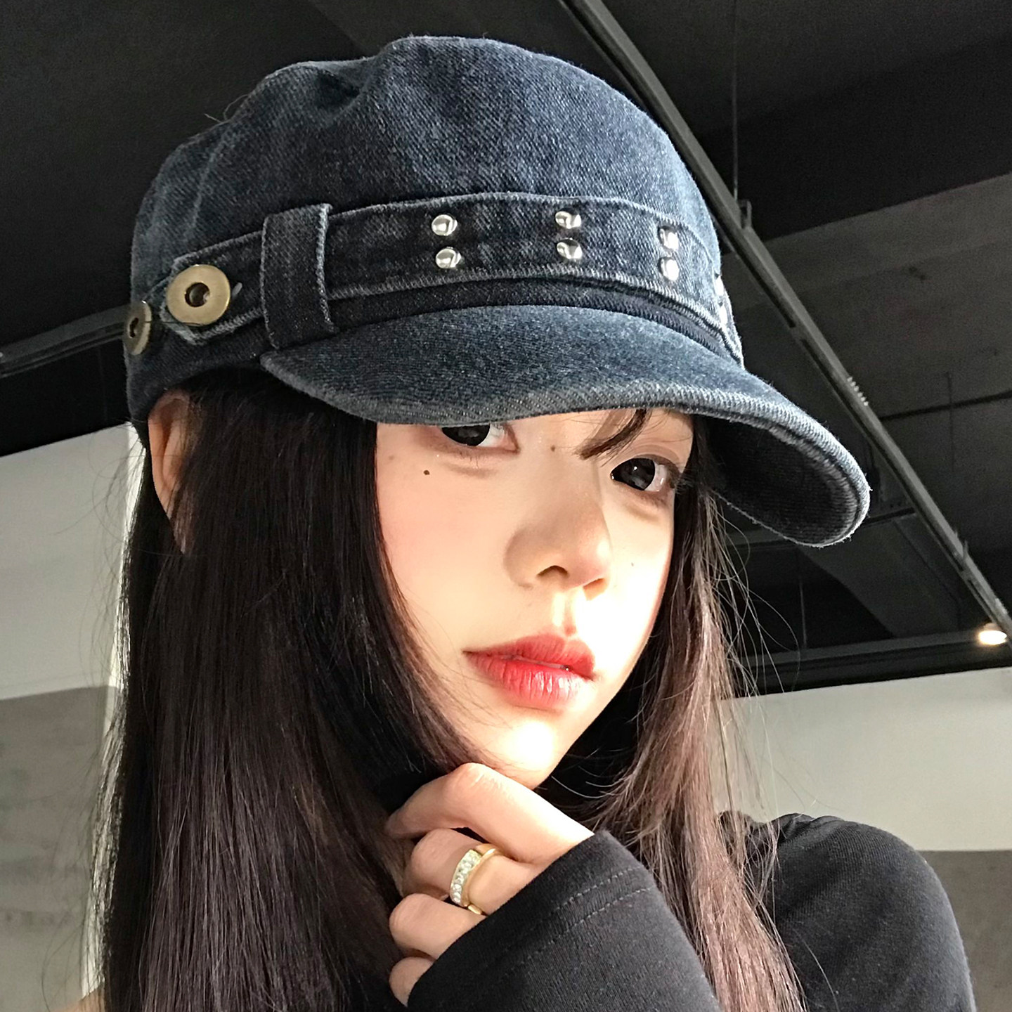 牛仔黑水洗铆钉平顶鸭舌帽女复古百搭棒球帽宽帽檐显脸小贝雷帽子