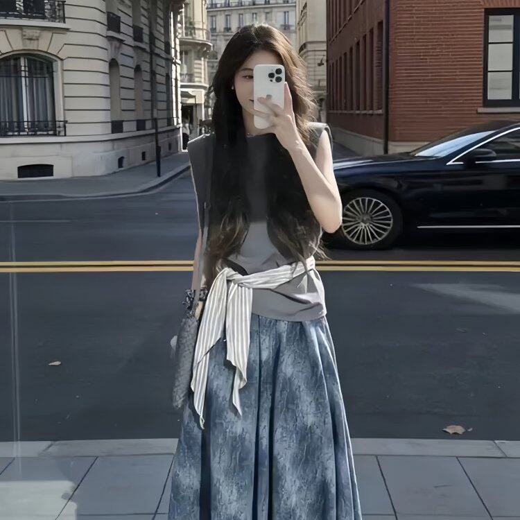 韩系减龄穿搭一整套2026新款无袖背心上衣女夏季扎染半身裙子套装