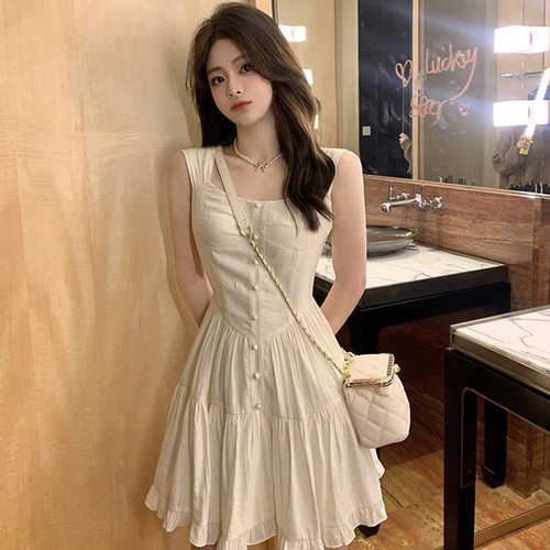 茶歇法式初恋吊带连衣裙子女收腰设计感小众夏季小个子仙女甜辣妹