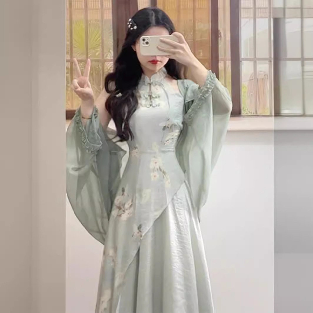 新中式女装国风高级感仙气质无袖绿色挂脖改良旗袍连衣裙2026夏季