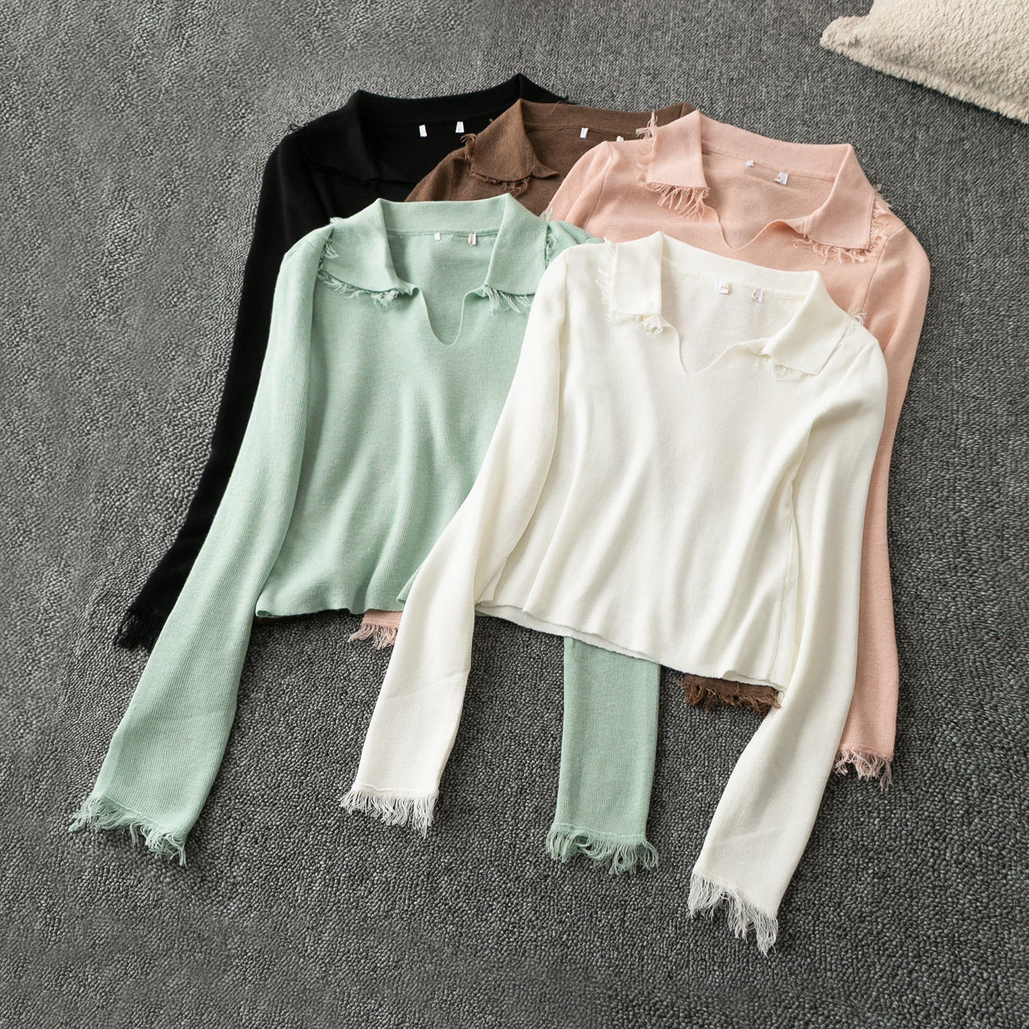 领口袖口毛边短款V翻领长袖针织