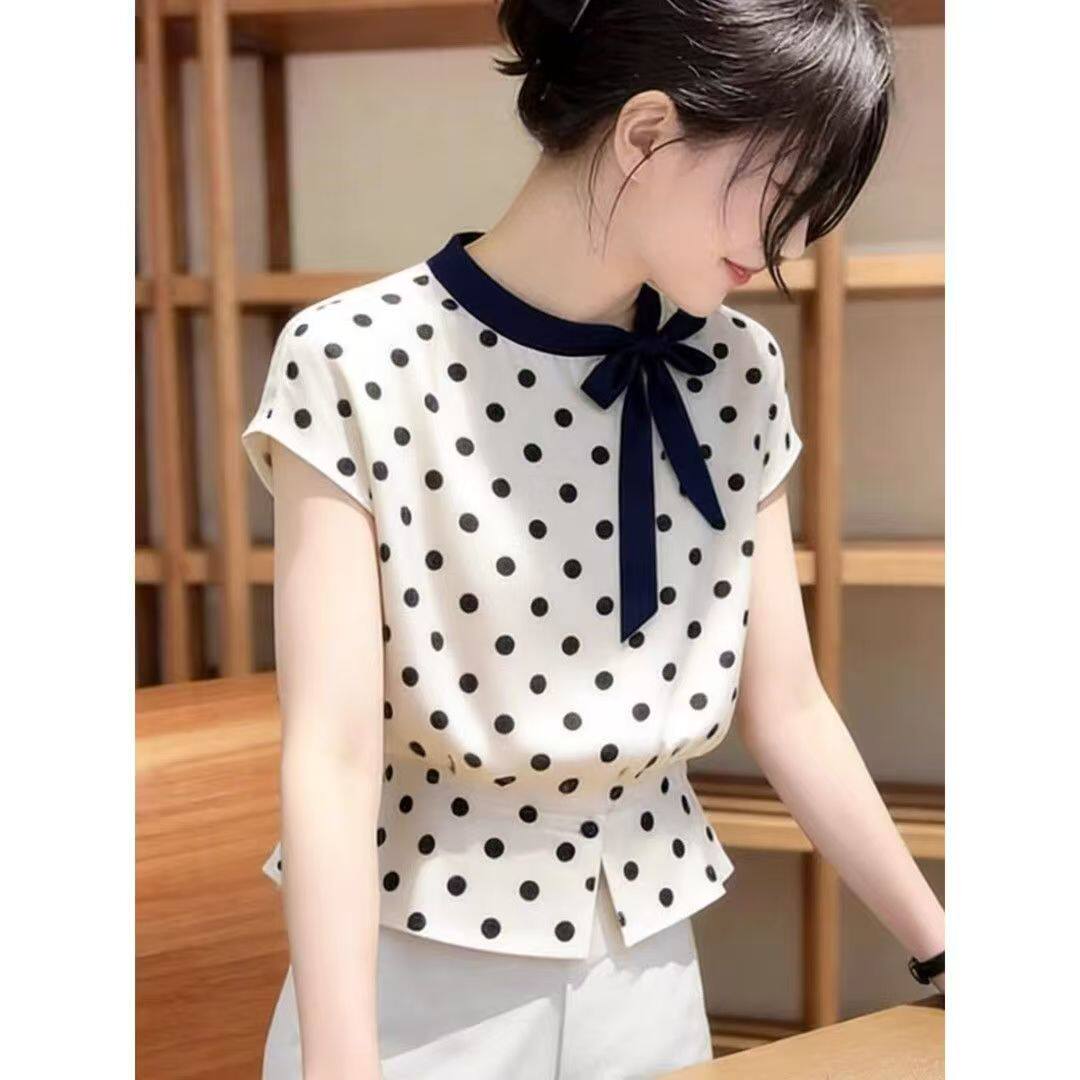 波点上衣女穿搭小个子绝美衬衣