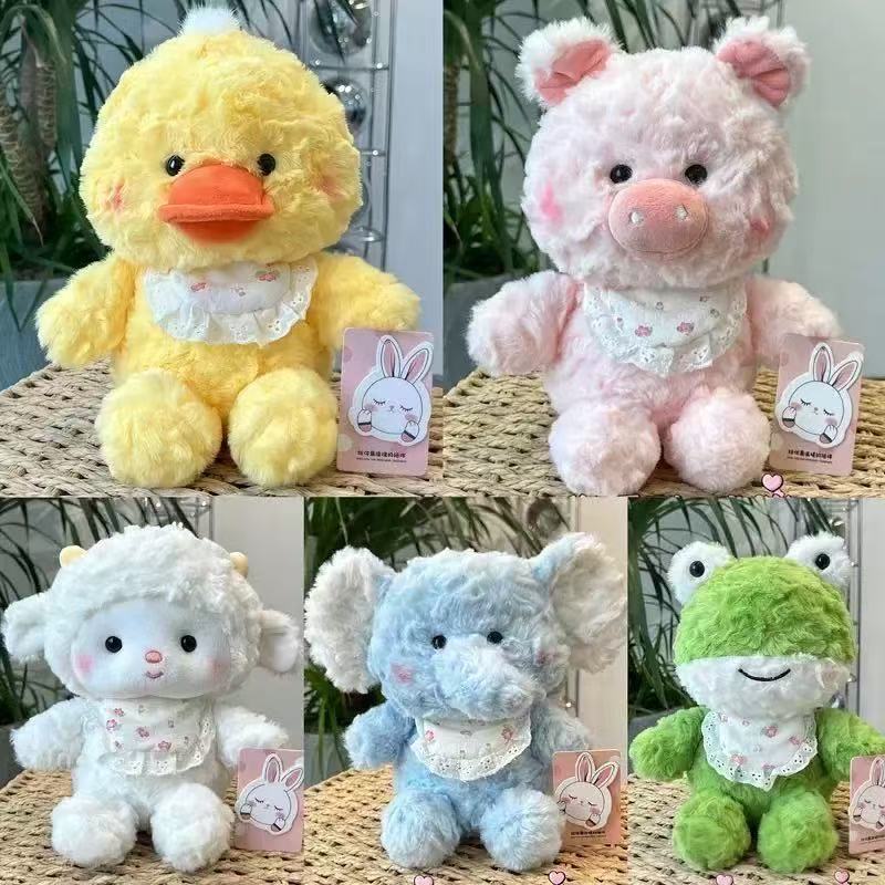 超萌围兜毛绒玩具系列小猪可爱娃娃公仔活动创意小羊玩偶生日礼物