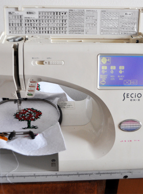 日本制真善美 JANOME9100 家用多功能电脑绣花缝纫机一体机 220V