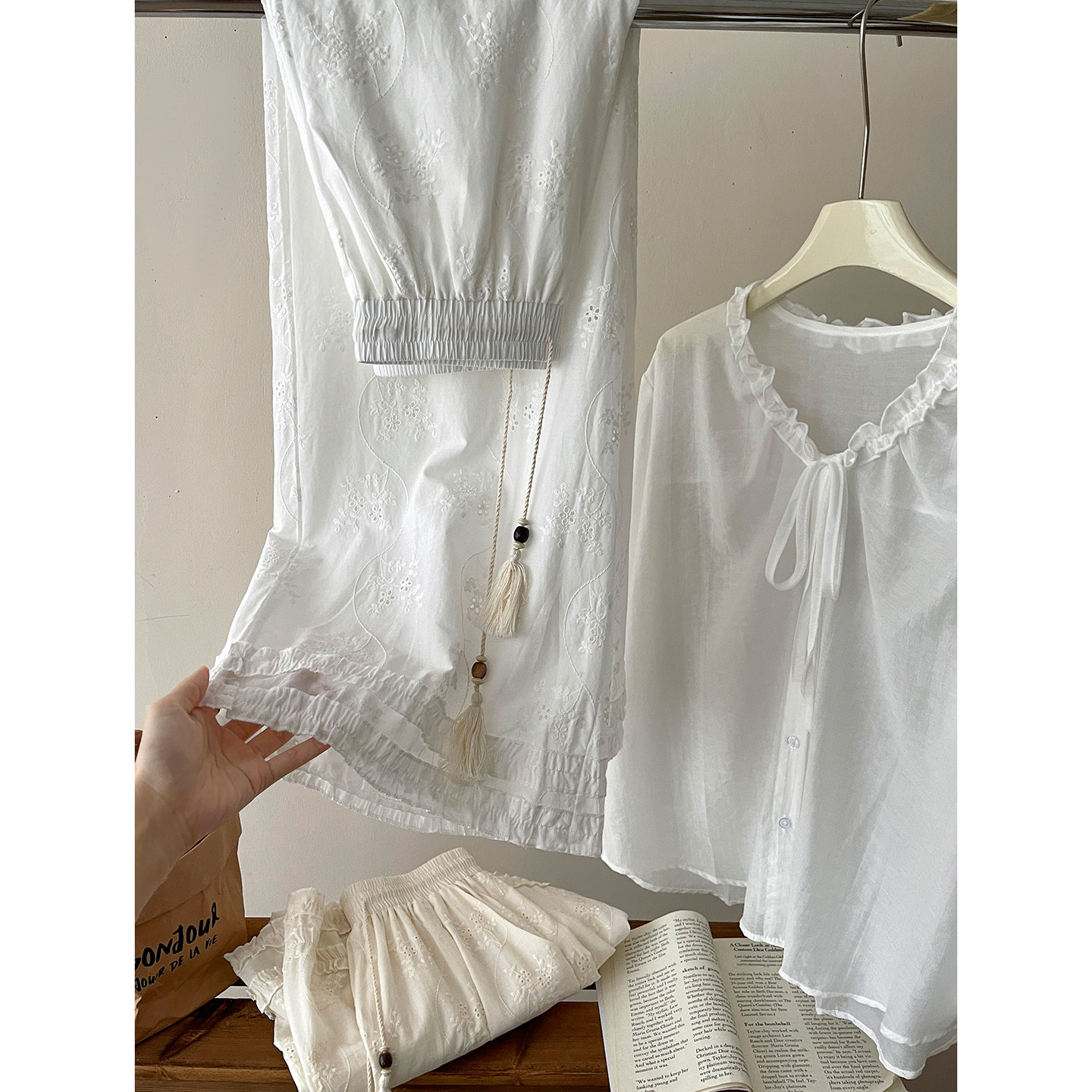 法式复古镂空蕾丝木耳花边棉阔腿裤女夏日韩系度假风甜美休闲裤子,女装/女士精品,休闲裤,淘宝优惠券,粉丝福利购,淘宝优惠卷