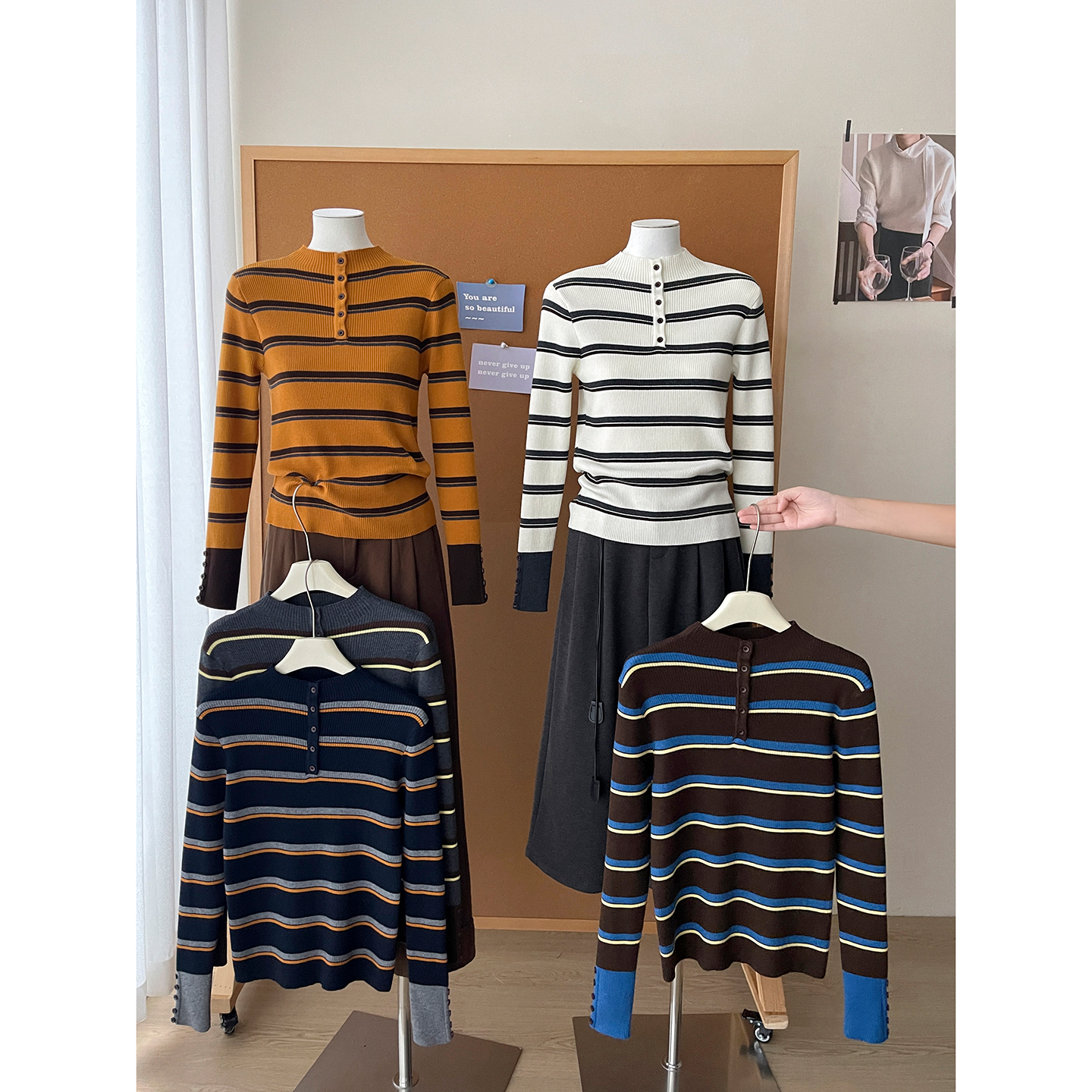 日韩系软糯半高领条纹修身针织衫