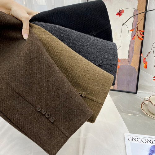 设计感小众别致温柔时尚毛呢短裙