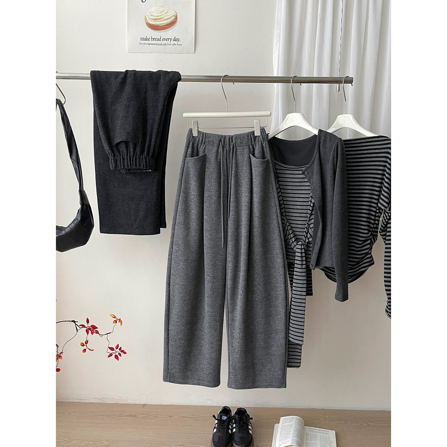 日韩系糯米羊绒毛呢料灯笼气球裤女秋冬松弛感休闲弯刀香蕉阔腿裤,女装/女士精品,休闲裤,淘宝优惠券,粉丝福利购,淘宝优惠卷