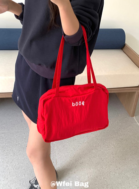 Wfei设计感小众红色尼龙包大容量单肩包健身包妈咪包旅行收纳包女