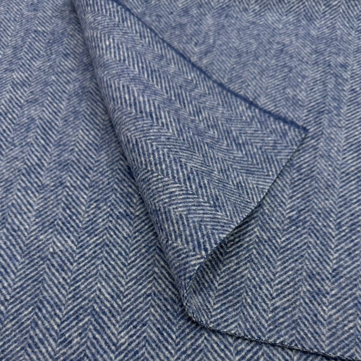 牛仔深蓝色人字纹双面羊毛布料