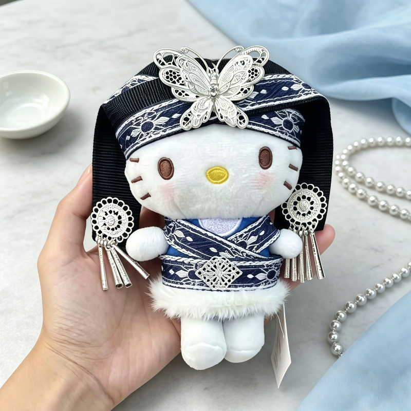 正版苗疆系列hellokitty玩偶kitty猫挂件毛绒挂件包包女生日礼物