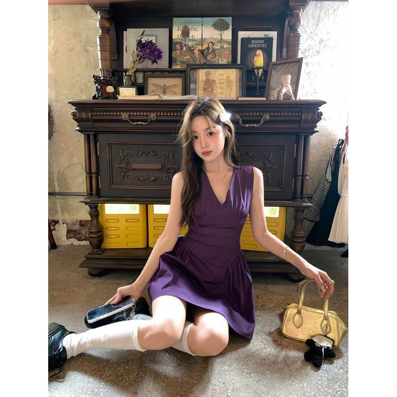 夏季紫色V领辣妹收腰蓬蓬连衣裙图片