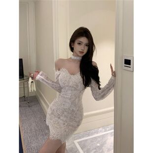 白色一字肩长袖蕾丝连衣裙女秋季收腰裙子御姐风气质性感包臀短裙