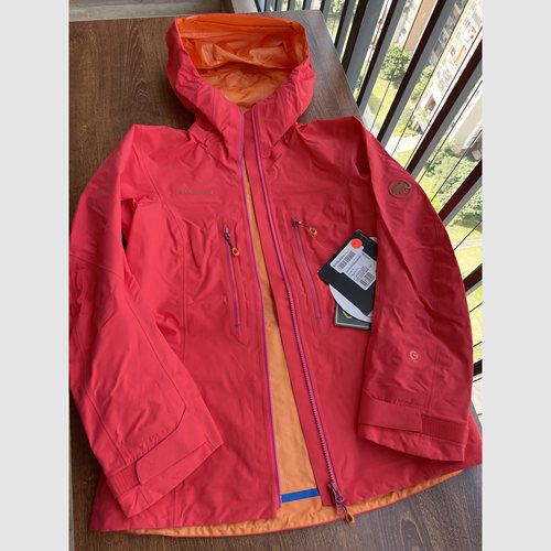 猛犸象Nordwand女GTXpro冲锋衣