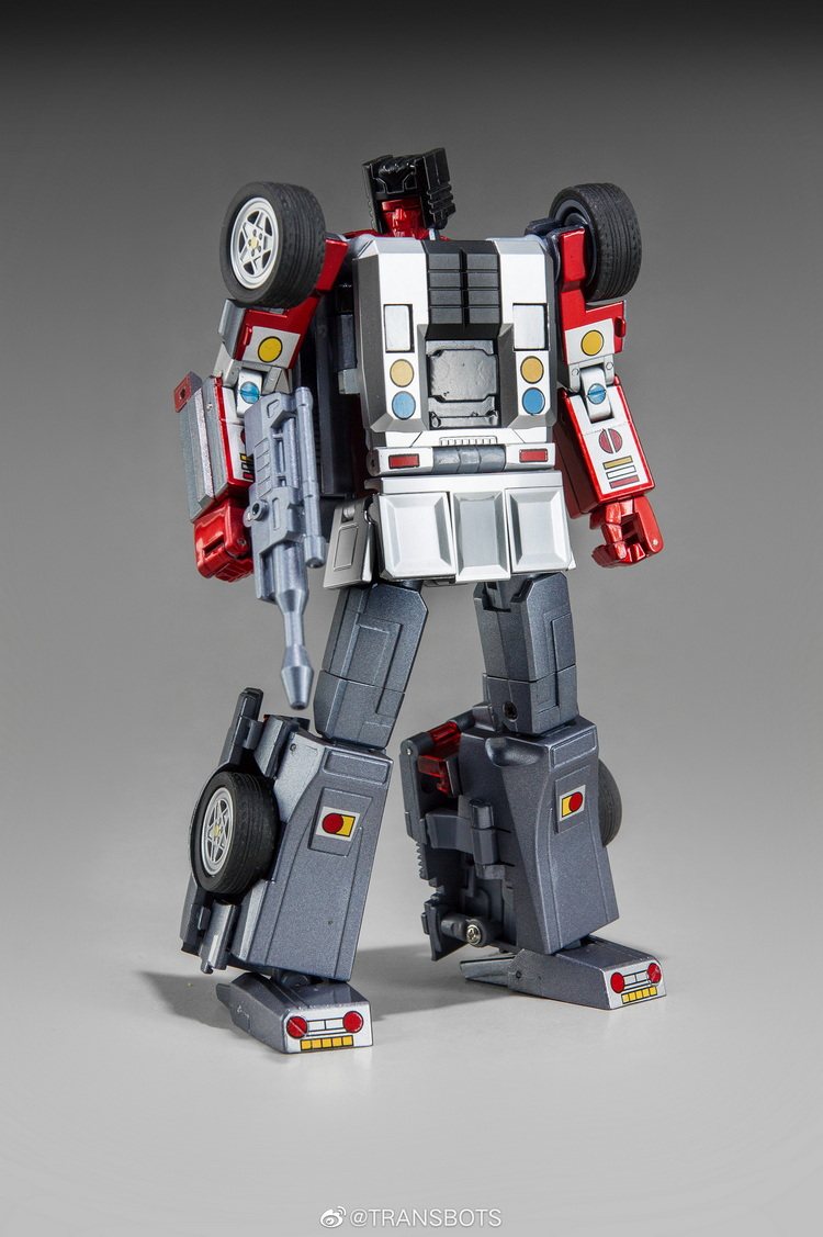 X社飞天虎莽撞青春版变形玩具