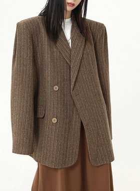 2024秋季新品英伦风棕色复古条纹小西服中长款宽松质感西装外套女