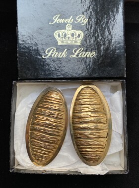 Vintage Park Lane华丽金色大尺寸椭圆形纹理夸张耳环复古御姐
