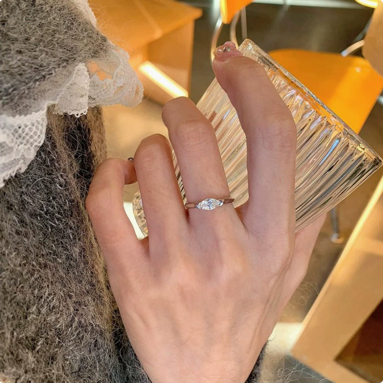 925纯银镶钻马眼戒指女轻奢感时尚跨境热销闭口指环百搭饰品