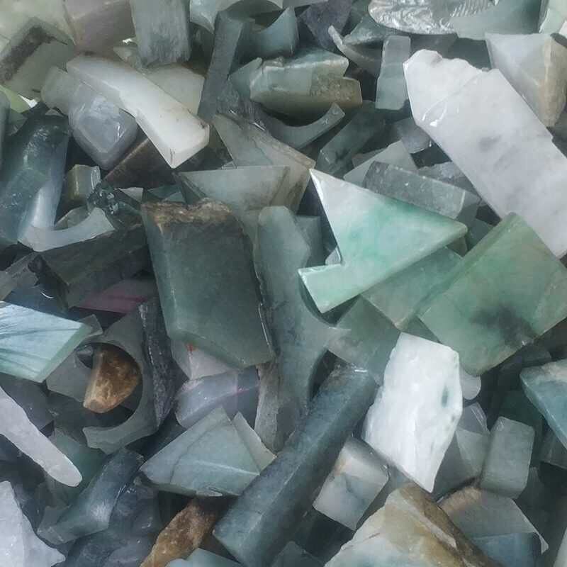 翡翠原石 碎料新手学习雕刻练手边角料下脚料1000克玉石翡翠玉