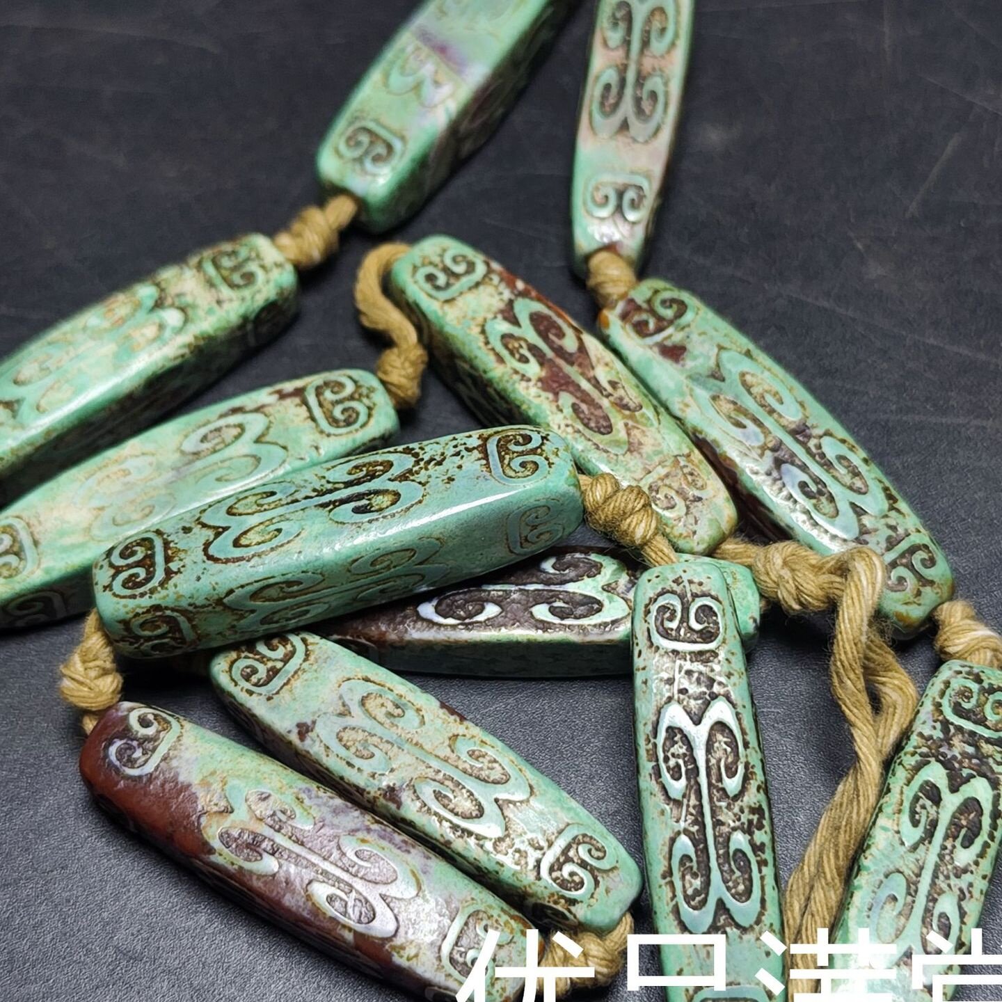 藏式复古辽金绿色九眼天珠玛瑙如意纹四棱管珠毛衣链 老玛瑙项链