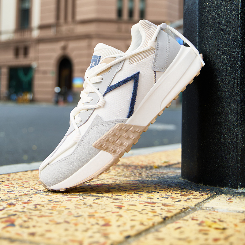 361运动鞋秋季减震轻便跑步鞋时尚休闲鞋百搭板鞋男女款