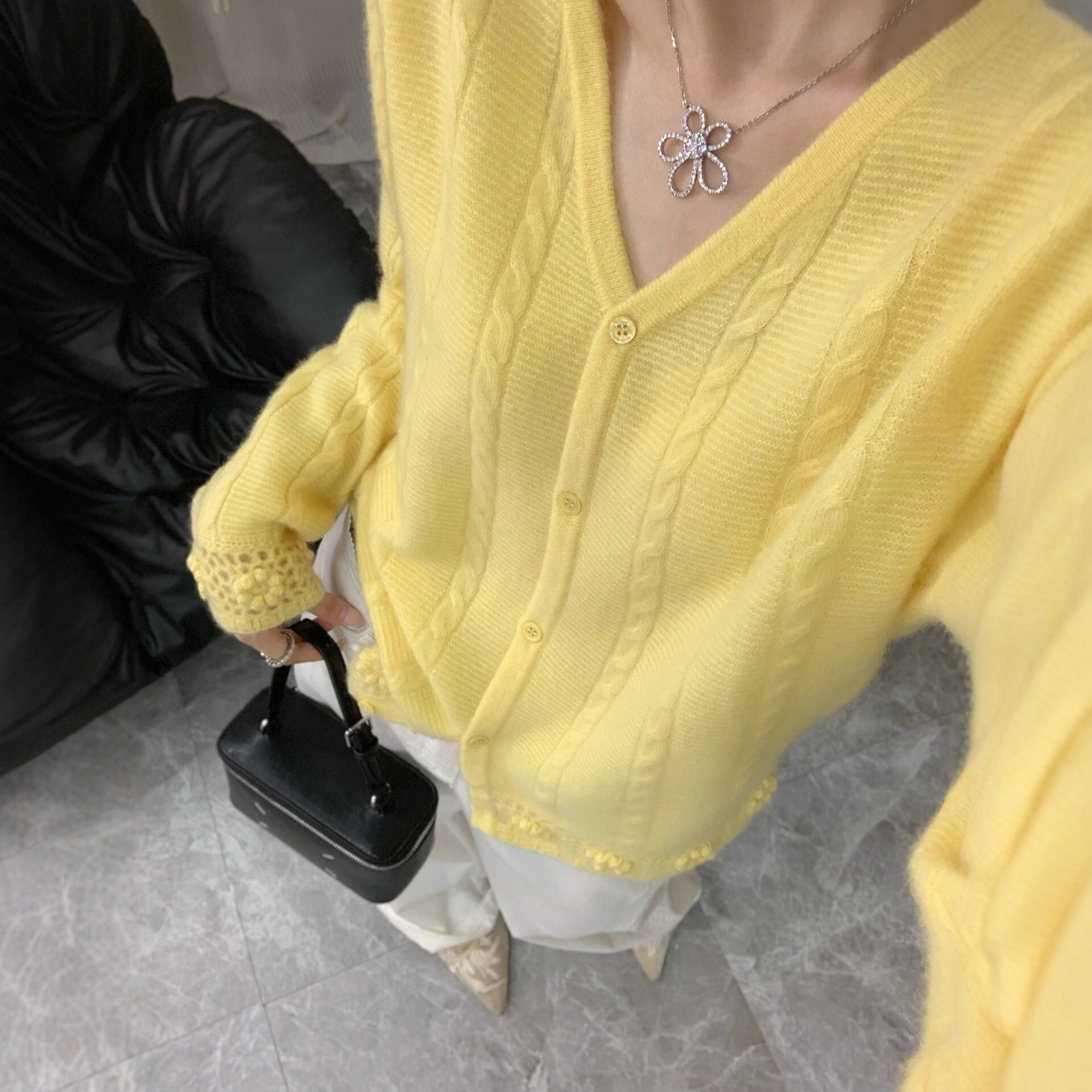 100%山羊绒镂空刺绣女开衫
