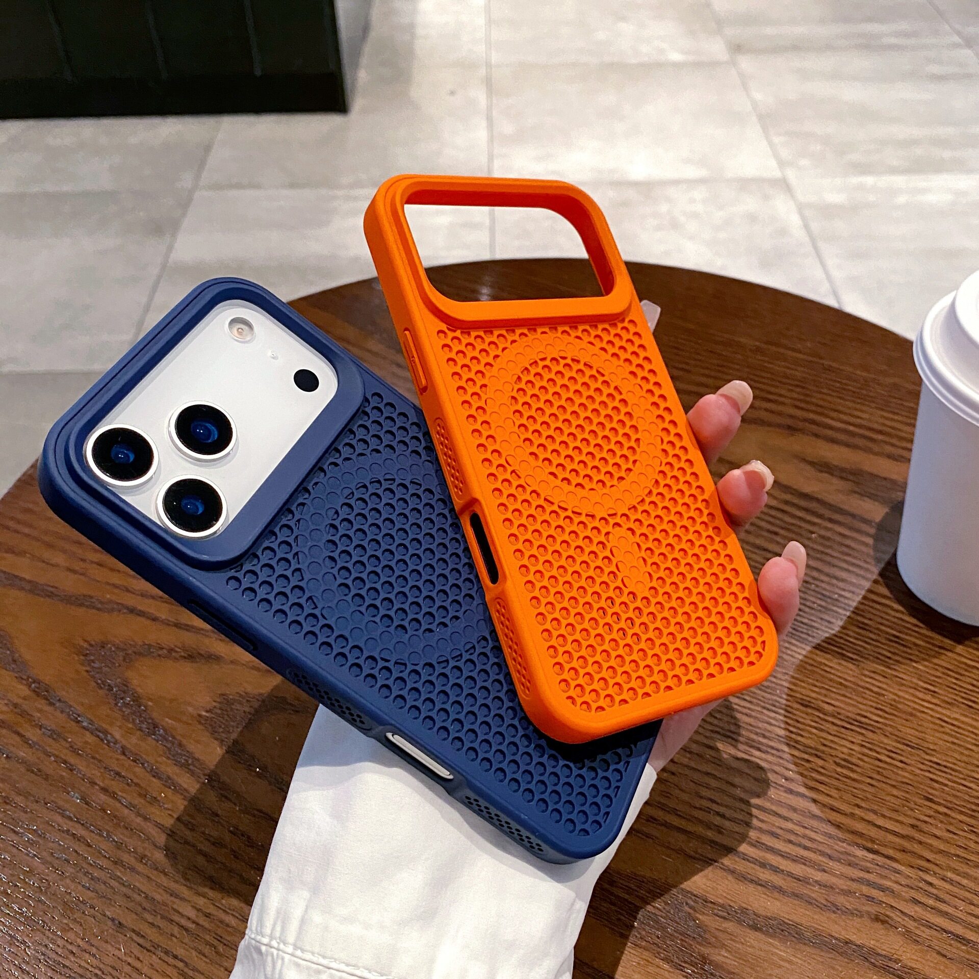 适用苹果17pro max手机壳iphone14pm摄像头不包镜头膜镂空橙色散热透气13外壳15plus防摔2026新款深蓝色16Pro