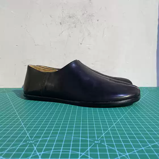 【 Nine Bag Elder 】 Handmade TABI Split Toe One Foot Kick SLIP-ONS SHOES Men's Leather Bottom V2 Loose Edition