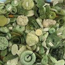 1 piece of 2.8 yuan, natural Myanmar Jadeite a pendant with slight defects handled by the factory (random mixed delivery)