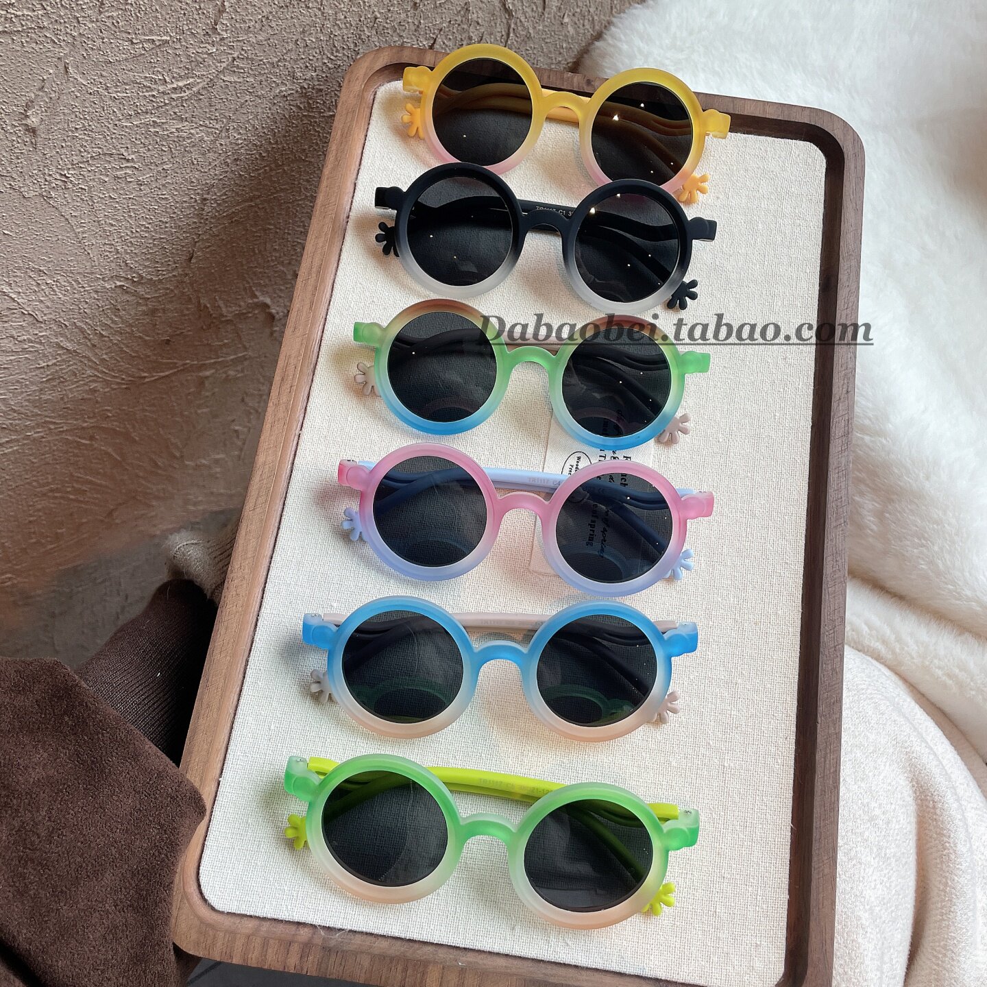 2026渐变色新款儿童彩色圆框太阳镜宝宝防晒墨镜可爱卡通眼镜潮