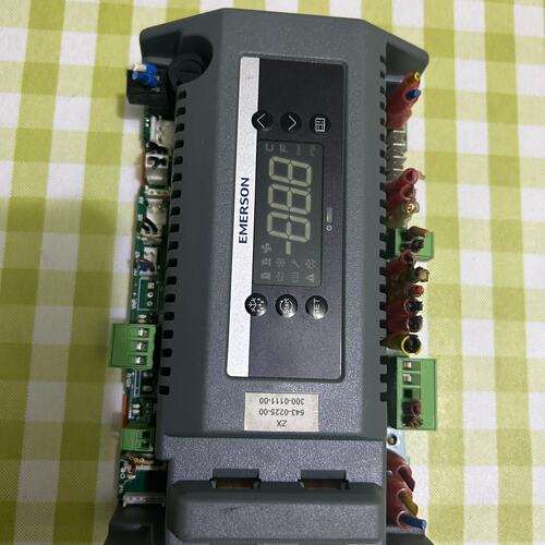 议价艾默生EMERSON制冷机组控制器XCM25D 543-02