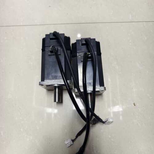 议价三菱750W伺服电机HC-MFS73-S4两台，一台转动，