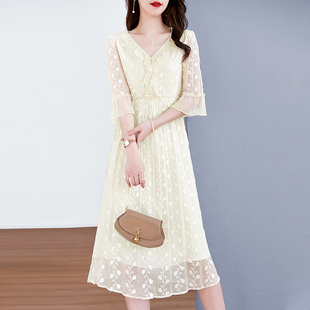 水墨佳人2025夏新款年轻妈妈真丝绣花连衣裙女时尚气质短袖桑蚕丝