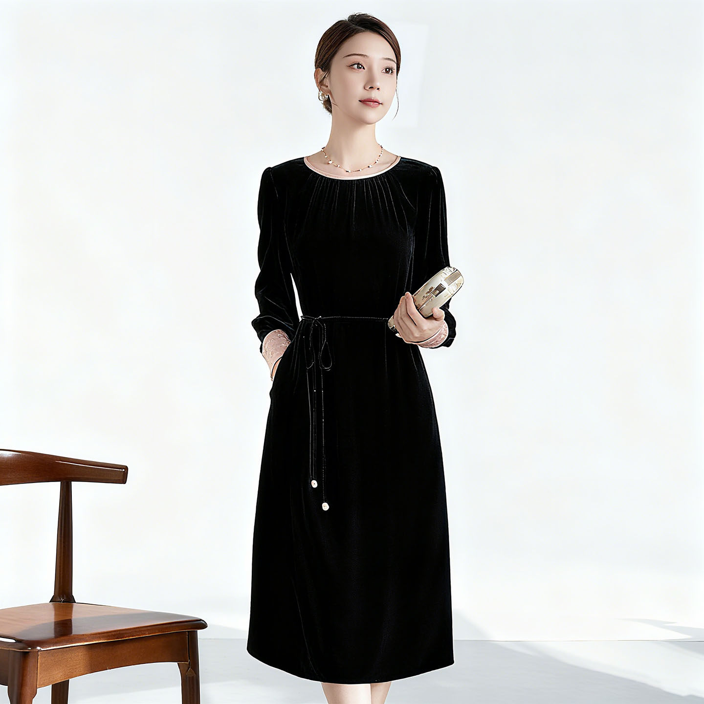 水墨佳人高端轻奢真丝丝绒连衣裙女2025秋冬圆领长袖拼接桑蚕丝女