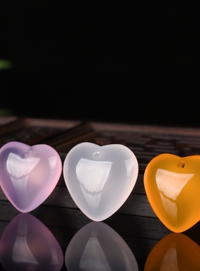 冰种玛瑙玉髓挂件儿童心形吊坠