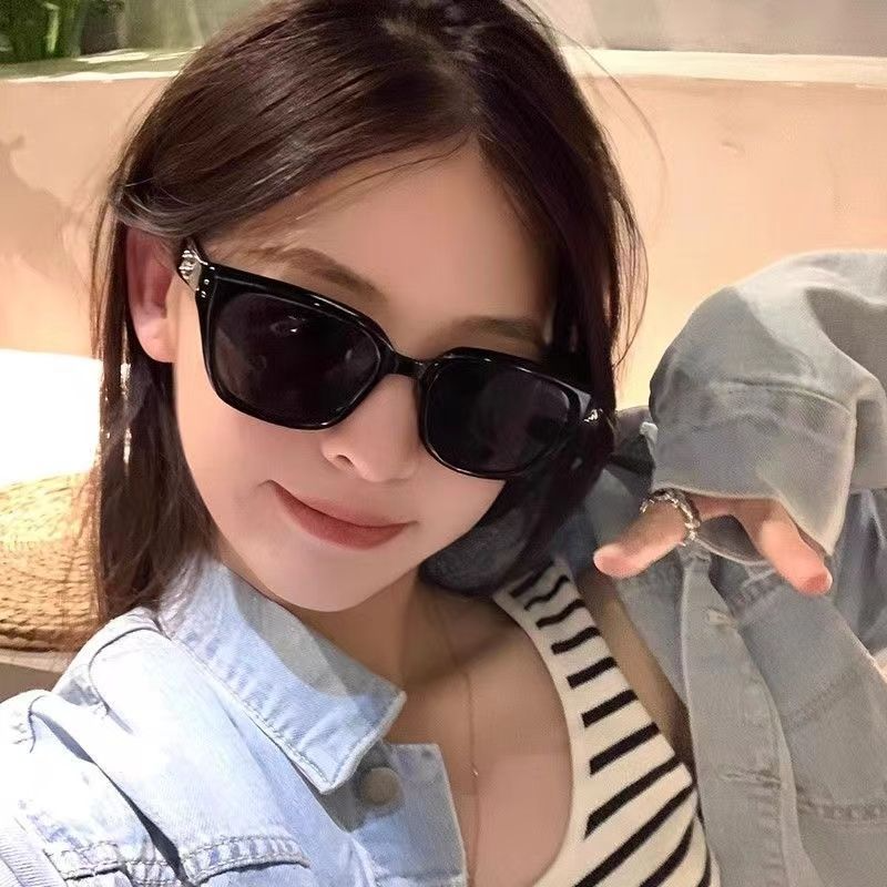 猫眼墨镜女款高级感显脸小2026新款方圆脸黑色复古欧美风太阳眼镜