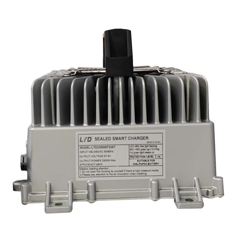 60V30A锂电池充电器灌胶散热防水宽压输入充满断电温度保护充电器