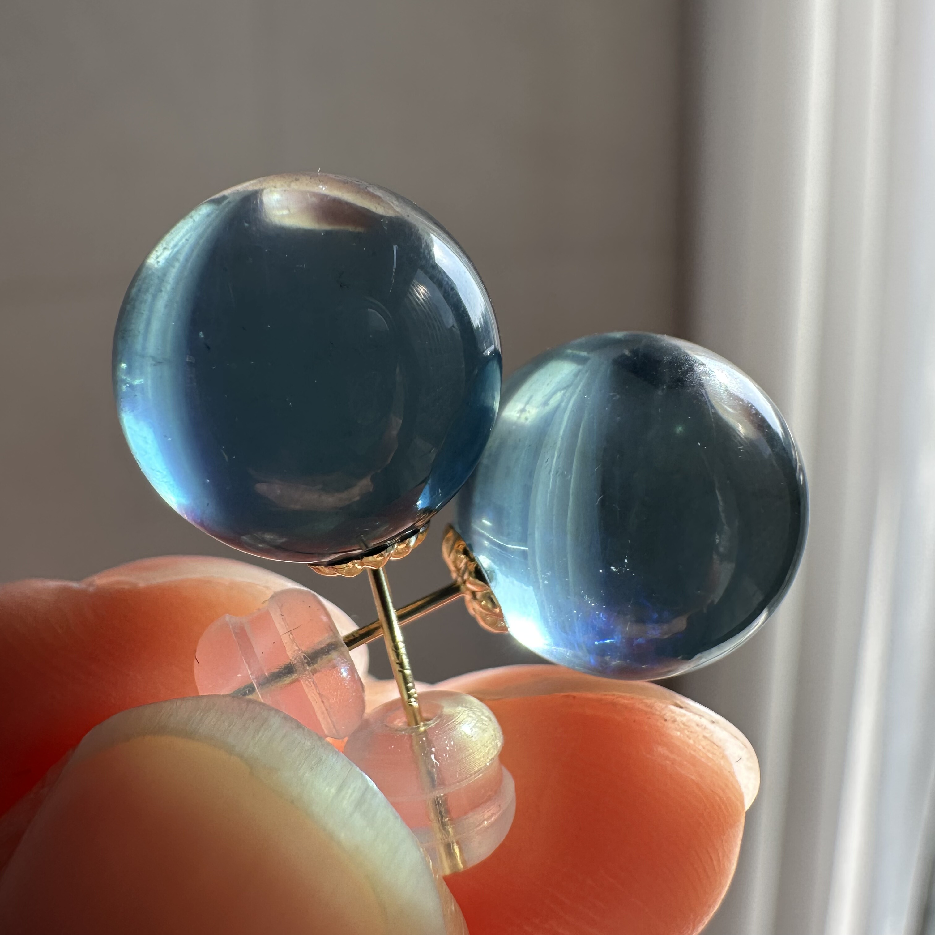 18k金镶天然收藏级魔鬼蓝海蓝宝单珠耳饰耳钉12mm左右自然光实拍,饰品/流行首饰/时尚饰品新,耳饰,淘宝优惠券,粉丝福利购,淘宝优惠卷