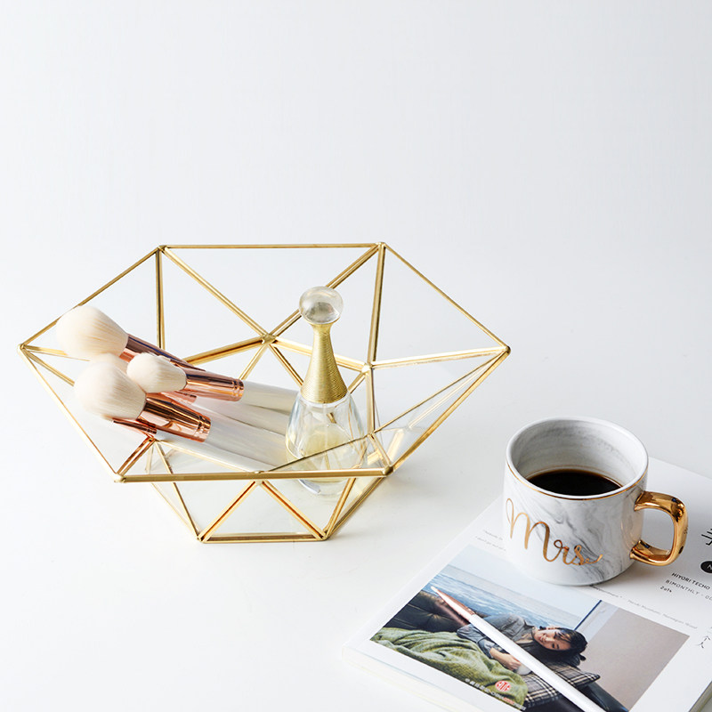 北欧轻奢风手工制铜条玻璃高脚果盘客厅桌面收纳水果盆 化妆品篮在类目 餐饮具, 餐具, 果盆/果盘/果篮中 - 来自Buy2taobao.com提供专业的淘宝代购服务