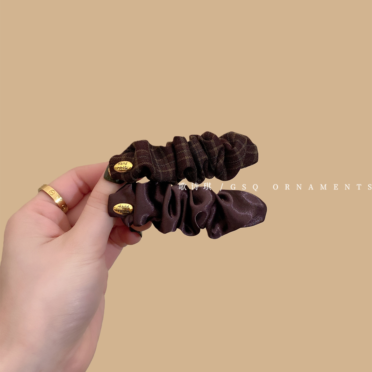 韩系学院风小金标格纹褶皱BB夹