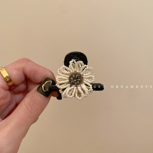 气质高级感串珠花朵抓夹