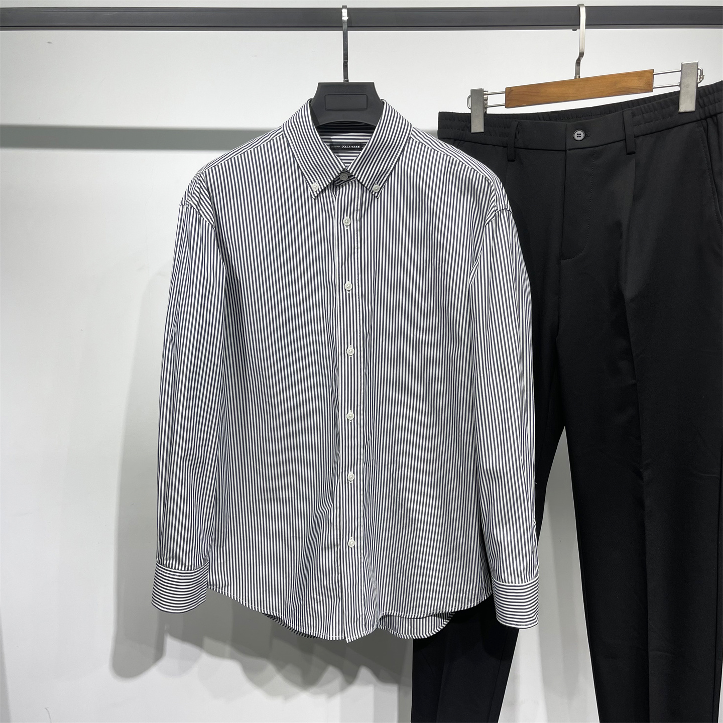 秋季高端100S高支棉 宽松版纽扣领长袖灰白条衬衫 外套型竖条衬衣