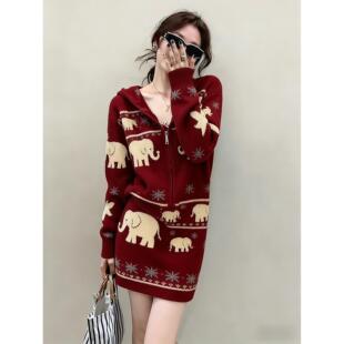 慵懒风气质2026新年红色连帽针织上衣短裙女装巨好看冬装套装韩系