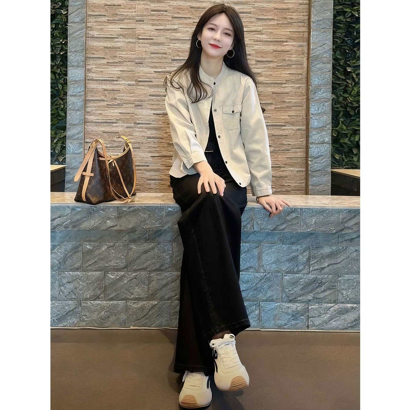 简约立领短款外套牛仔裤套装